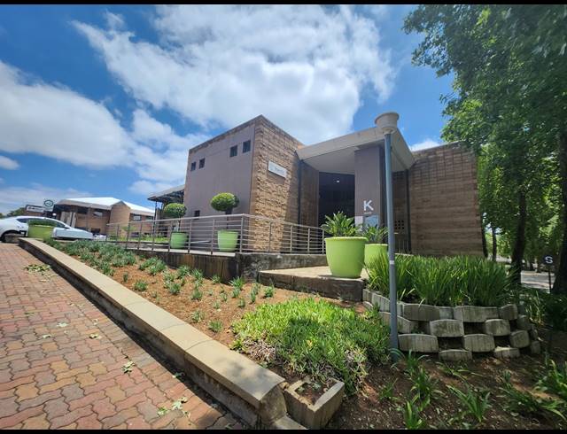1,840M² OFFICE TO LET IN RANDJESPARK